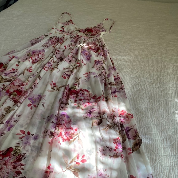 Long floral Dress - Picture 4 of 8